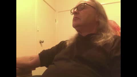 Snapshot of knobout chatting on 19, 5, 2026 knobout online show from 19, 5, 2026
