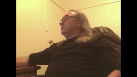 Snapshot of knobout chatting on 21, 5, 2026 knobout online show from 21, 5, 2026
