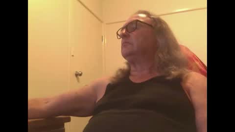 Snapshot of knobout chatting on 25, 5, 2026 knobout online show from 25, 5, 2026