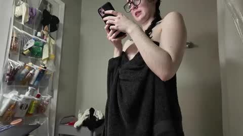 knottyrabbit online show from 23, 12, 2025