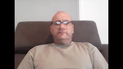 Snapshot of konsty17 chatting on 17, 12, 2025 konsty17 online show from 17, 12, 2025