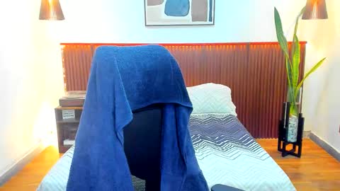 Snapshot of kora_shadow chatting on 4, 12, 2025 Kora Shadow online show from 4, 12, 2025