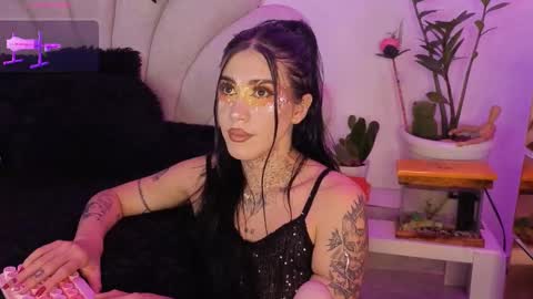 Snapshot of korolovaa chatting on 10, 10, 2025 korolova online show from 10, 10, 2025