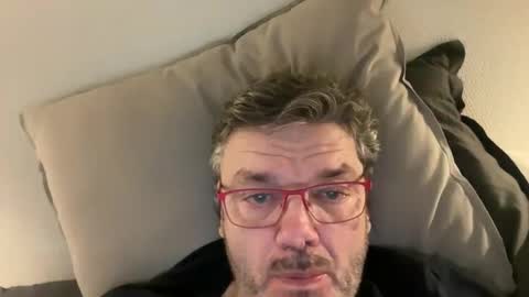 kovapoika online show from 17, 11, 2025