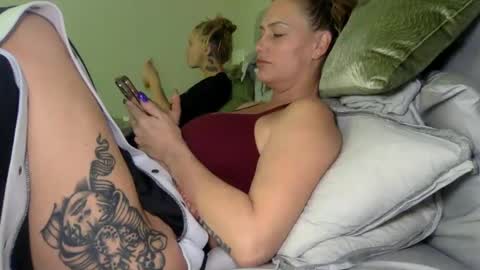 Snapshot of koyoteej chatting on 1, 2, 2025 koyoteej online show from 1, 2, 2025