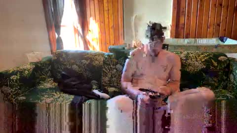 Snapshot of krimsoncircuit chatting on 13, 10, 2025 krimsoncircuit online show from 13, 10, 2025