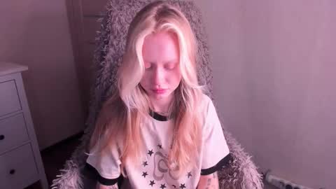 Snapshot of kris_grant chatting on 25, 10, 2025 kris_grant online show from 25, 10, 2025