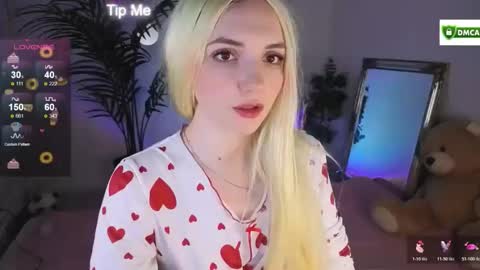 Snapshot of kris_kiskis chatting on 7, 11, 2025 Kris kiskis online show from 7, 11, 2025