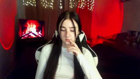 Snapshot of krisbadass chatting on 4, 11, 2025 Kris online show from 4, 11, 2025