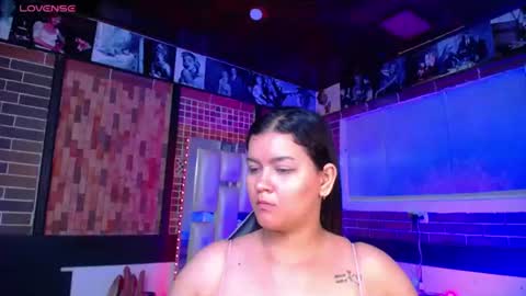 Snapshot of kriss_sweetboobs chatting on 27, 6, 2026 kriss_sweetboobs online show from 27, 6, 2026