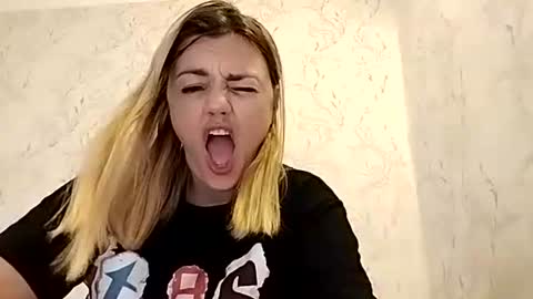 Snapshot of krisssexi chatting on 27, 9, 2025 KrissSexi online show from 27, 9, 2025