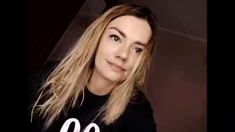 Snapshot of krisssexi chatting on 11, 10, 2025 KrissSexi online show from 11, 10, 2025