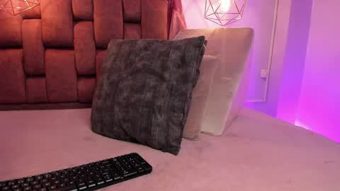 Snapshot of kristakinnky chatting on 5, 5, 2026 BETANIA online show from 5, 5, 2026