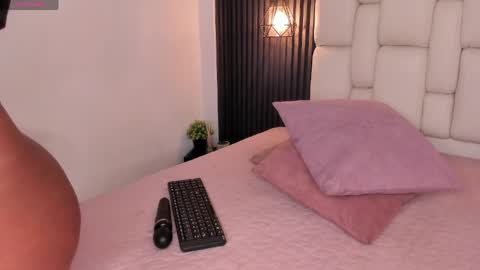 Snapshot of kristakinnky chatting on 27, 5, 2026 BETANIA online show from 27, 5, 2026