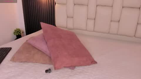 Snapshot of kristakinnky chatting on 30, 5, 2026 BETANIA online show from 30, 5, 2026