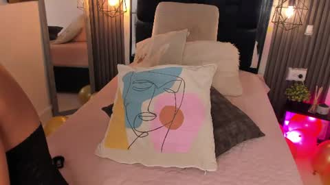 Snapshot of kristakinnky chatting on 11, 7, 2026 BETANIA online show from 11, 7, 2026