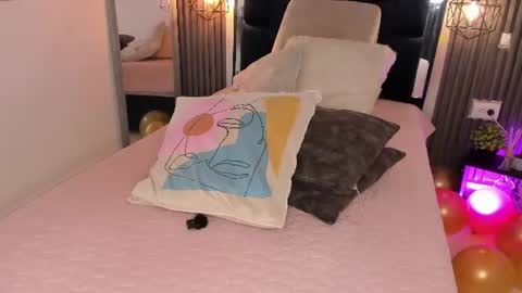 Snapshot of kristakinnky chatting on 14, 7, 2026 BETANIA online show from 14, 7, 2026