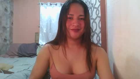 Snapshot of kristalheart chatting on 8, 10, 2025 krunchee online show from 8, 10, 2025