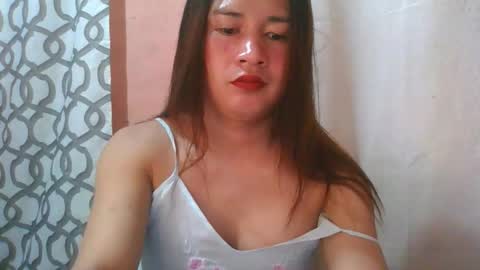 Snapshot of kristalheart chatting on 23, 10, 2025 krunchee online show from 23, 10, 2025