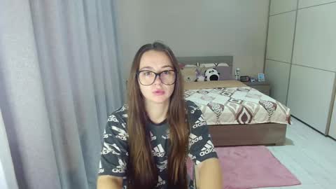 Snapshot of kristall_xxx chatting on 11, 9, 2025 twitter Annemarye 23 online show from 11, 9, 2025