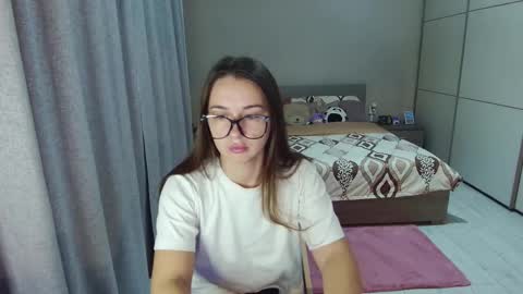 Snapshot of kristall_xxx chatting on 17, 9, 2025 twitter Annemarye 23 online show from 17, 9, 2025