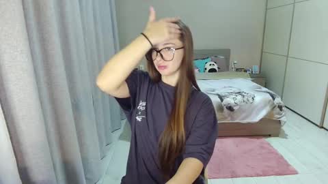 Snapshot of kristall_xxx chatting on 15, 10, 2025 twitter Annemarye 23 online show from 15, 10, 2025