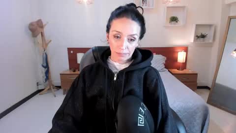 Sophia online show from 5, 1, 2025