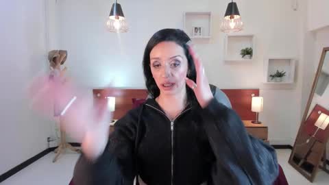 Sophia online show from 3, 2, 2025