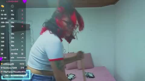 Snapshot of kristen_tay chatting on 25, 10, 2025 kristen_tay online show from 25, 10, 2025