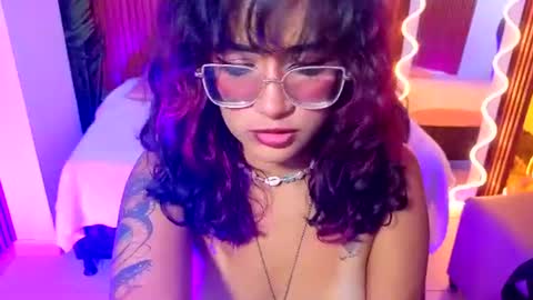 kristen_tay online show from 7, 7, 2026