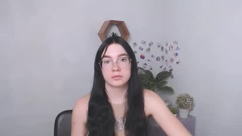 Snapshot of kristenx_x chatting on 12, 9, 2025 Kristen online show from 12, 9, 2025