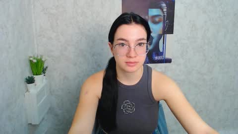 Snapshot of kristenx_x chatting on 16, 9, 2025 Kristen online show from 16, 9, 2025