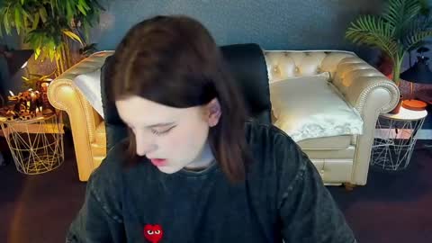 Snapshot of kristifoxy chatting on 11, 5, 2026 kristifoxy online show from 11, 5, 2026