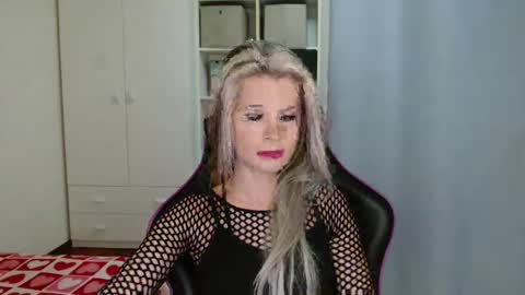 KristineAmore online show from 6, 2, 2026