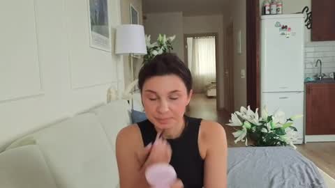 Snapshot of kristinesmith chatting on 11, 4, 2026 Kristi online show from 11, 4, 2026