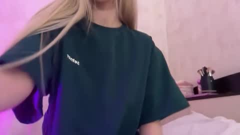 Snapshot of kristy_babe chatting on 8, 3, 2026 Kristy and Alice online show from 8, 3, 2026