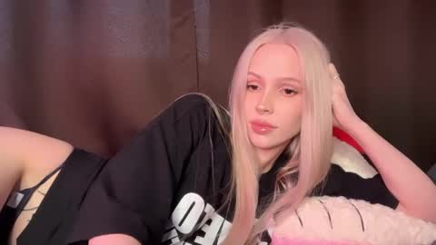 Snapshot of kristy_babe chatting on 23, 3, 2026 Kristy and Alice online show from 23, 3, 2026