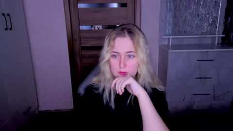 Snapshot of kristy_fran chatting on 21, 6, 2026 Kristy online show from 21, 6, 2026