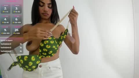 Snapshot of kristyl_paez chatting on 25, 2, 2025 Cristina online show from 25, 2, 2025