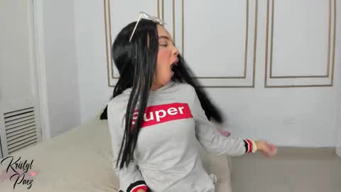 Snapshot of kristyl_paez chatting on 14, 11, 2025 Cristina online show from 14, 11, 2025