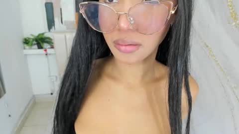 Snapshot of kristyl_paez chatting on 19, 11, 2025 Cristina online show from 19, 11, 2025