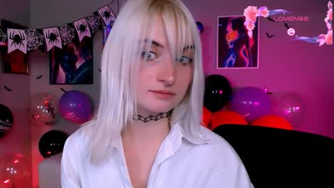 Snapshot of kristylovee chatting on 30, 10, 2025 Kristy online show from 30, 10, 2025