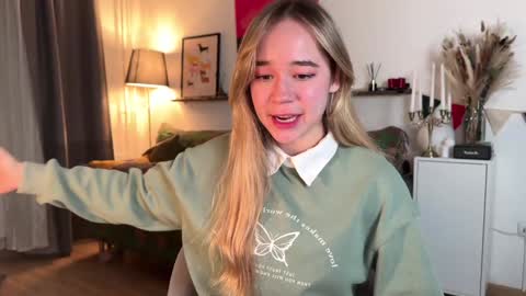 Snapshot of kristyspiritedaway chatting on 21, 12, 2024 Kristy Nip slip shady  Best model on CB  online show from 21, 12, 2024