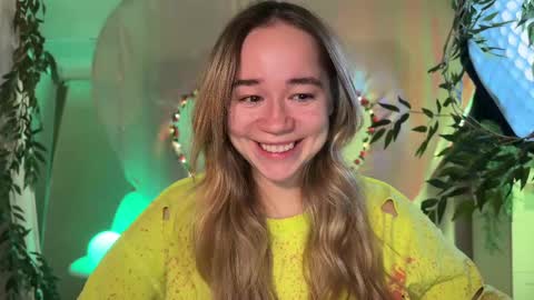 Snapshot of kristyspiritedaway chatting on 15, 2, 2025 Kristy Nip slip shady  Best model on CB  online show from 15, 2, 2025