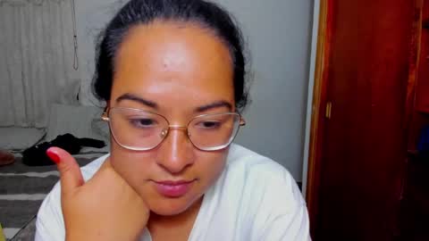 Snapshot of kroline_20 chatting on 12, 12, 2024 Kroline  online show from 12, 12, 2024