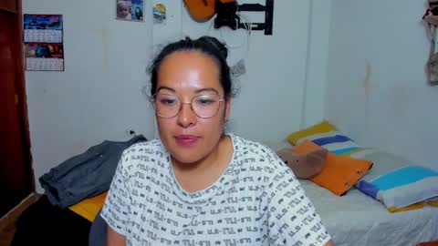 Snapshot of kroline_20 chatting on 6, 2, 2025 Kroline  online show from 6, 2, 2025