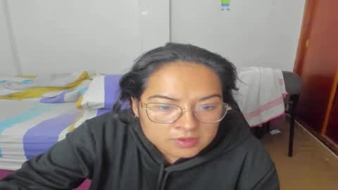 Snapshot of kroline_20 chatting on 25, 10, 2025 Kroline  online show from 25, 10, 2025