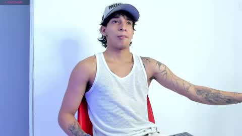 Snapshot of kroywave chatting on 17, 6, 2026 Kroy Wave Muscle Tattoos Latino online show from 17, 6, 2026