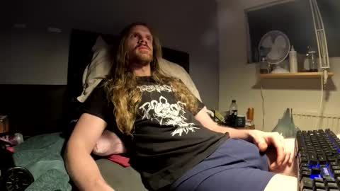 Snapshot of krullz123 chatting on 2, 12, 2025 Krullz online show from 2, 12, 2025