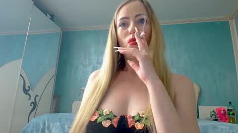 krystal desire online show from 12, 4, 2026
